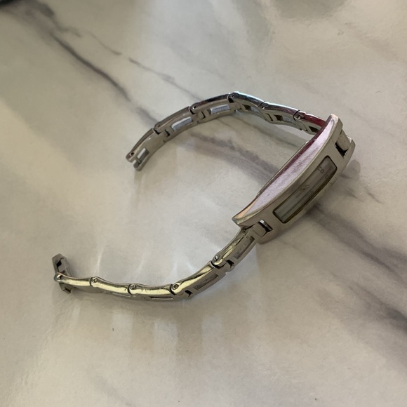 Women’s Gucci Silver Chain Watch, good condition! - Picture 5 of 5